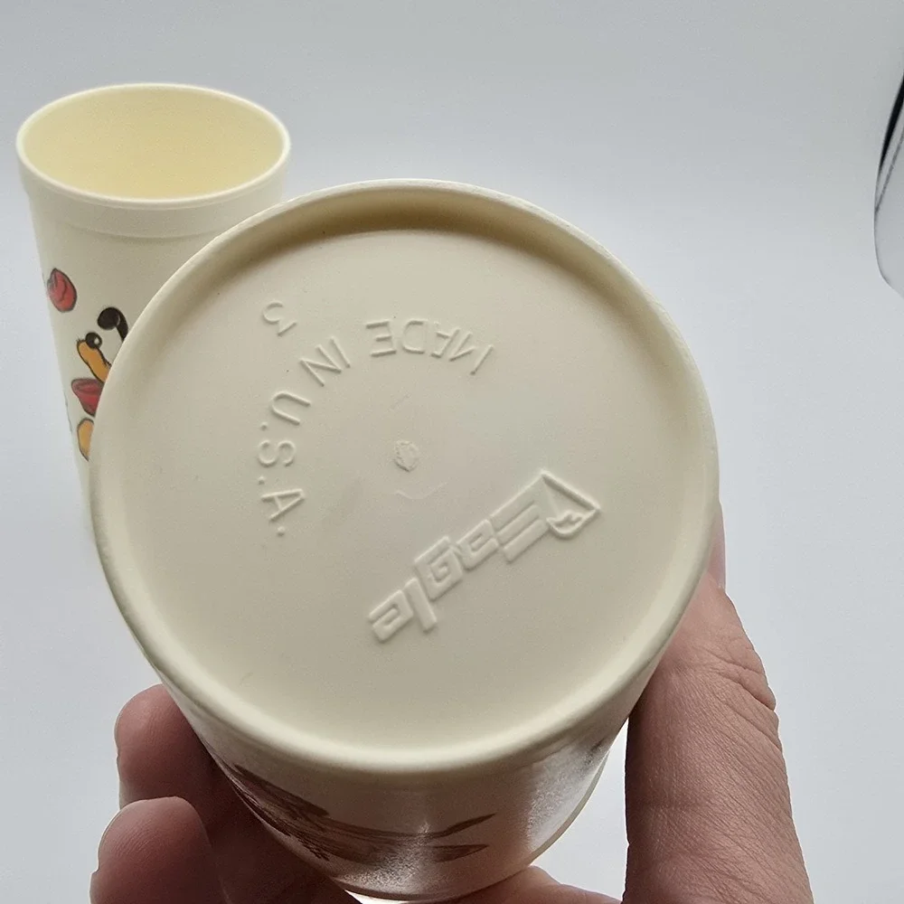 Lot of 2 Vintage Eagle Plastic Cups Walt Disney Mickey Mouse Donald Duck Pluto‎